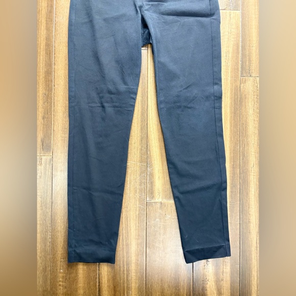 Old Navy size 2 Black Pixie Never Fade Straight Leg Slim Fit Pants Low Rise - Picture 4 of 11